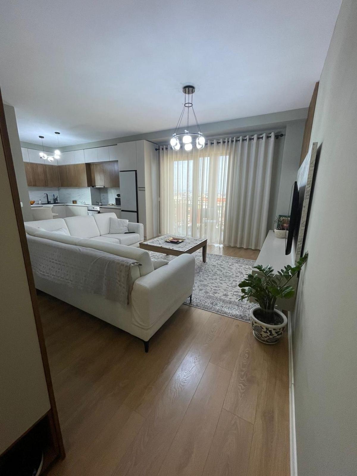Garden Building Luxury Apartment Tirana Buitenkant foto
