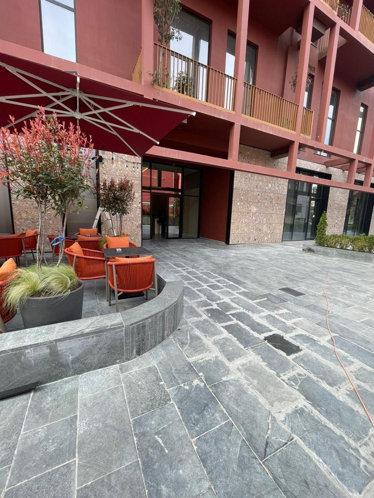 Garden Building Luxury Apartment Tirana Buitenkant foto
