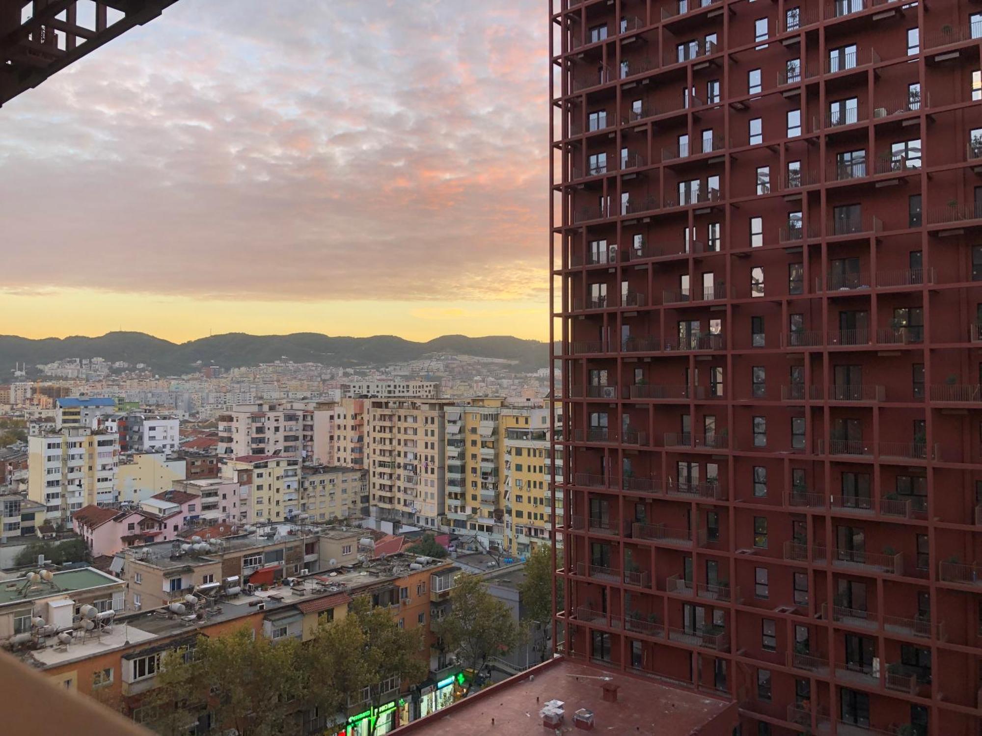 Garden Building Luxury Apartment Tirana Buitenkant foto