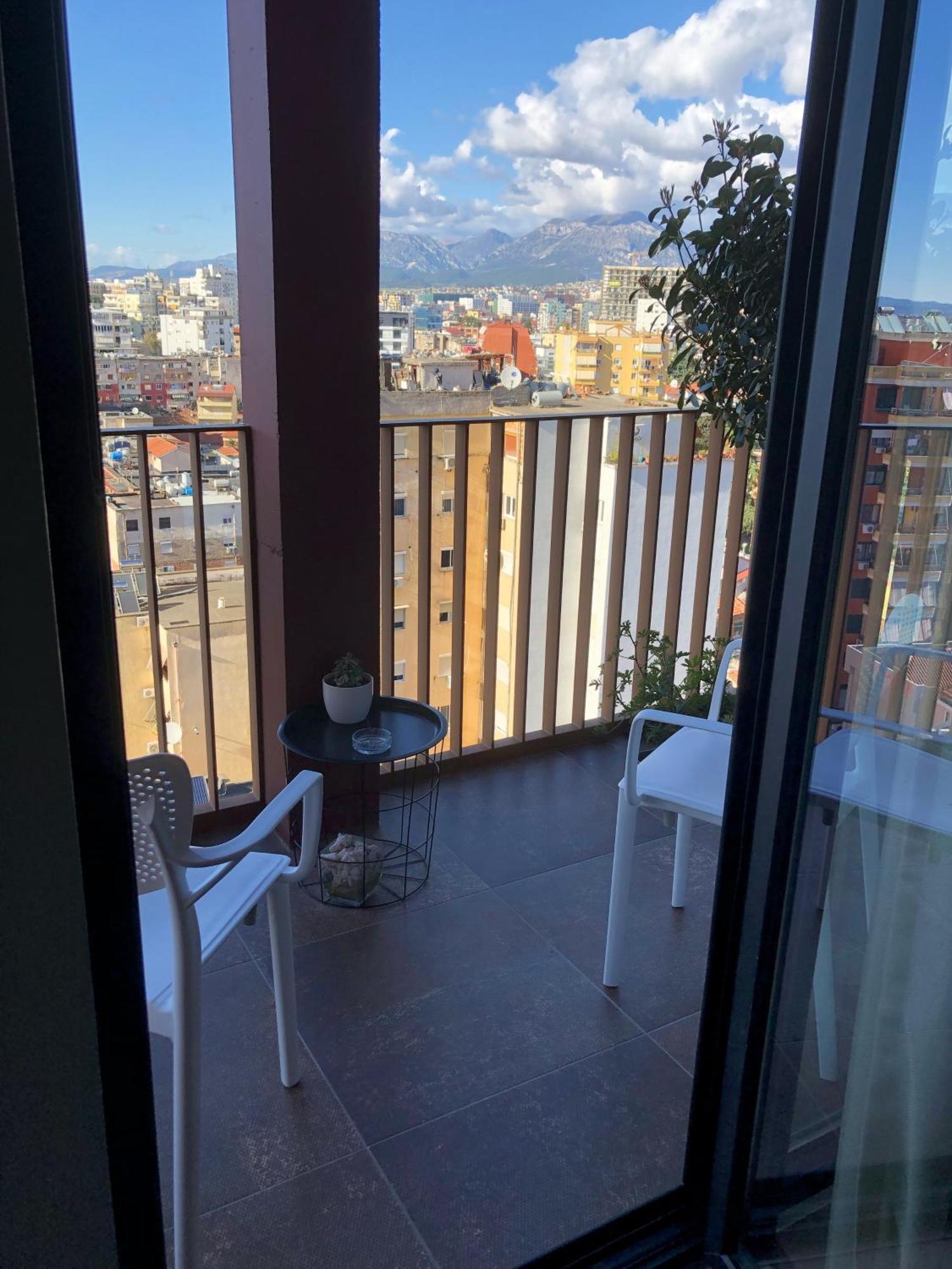 Garden Building Luxury Apartment Tirana Buitenkant foto