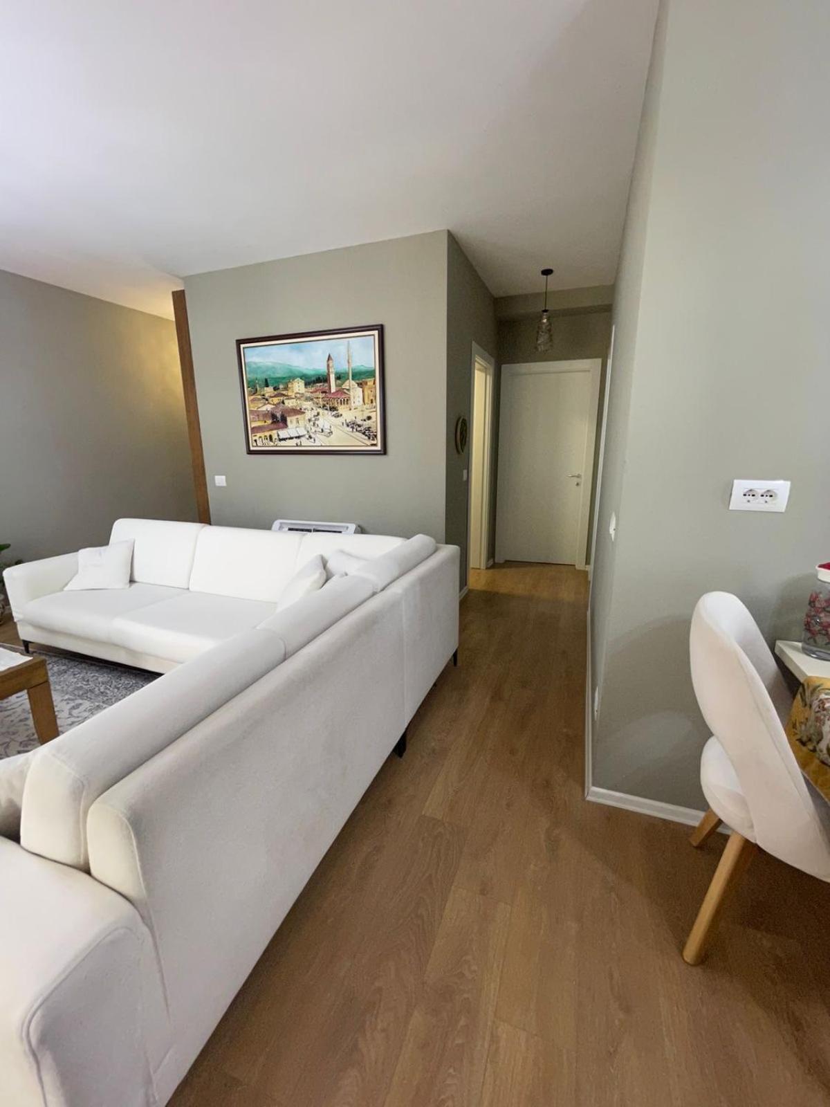 Garden Building Luxury Apartment Tirana Buitenkant foto